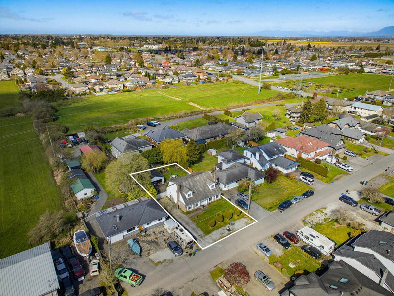 4537 65a Street, Delta, V4K 4Y7 | Image 2