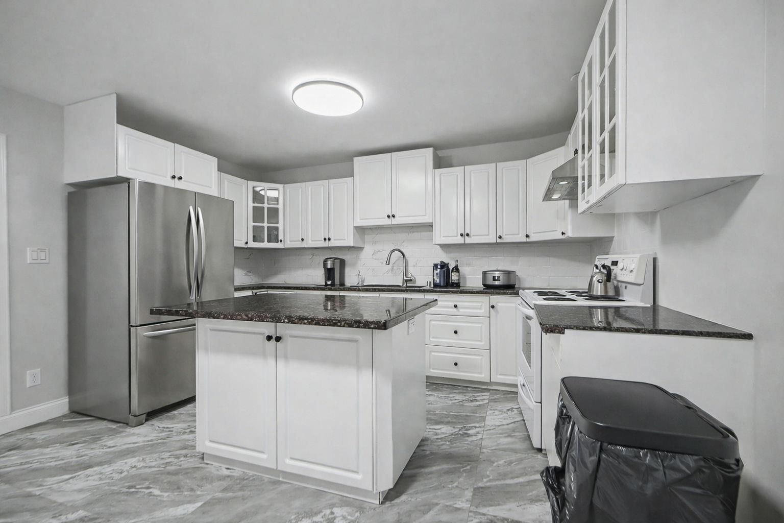 Listing Image 9