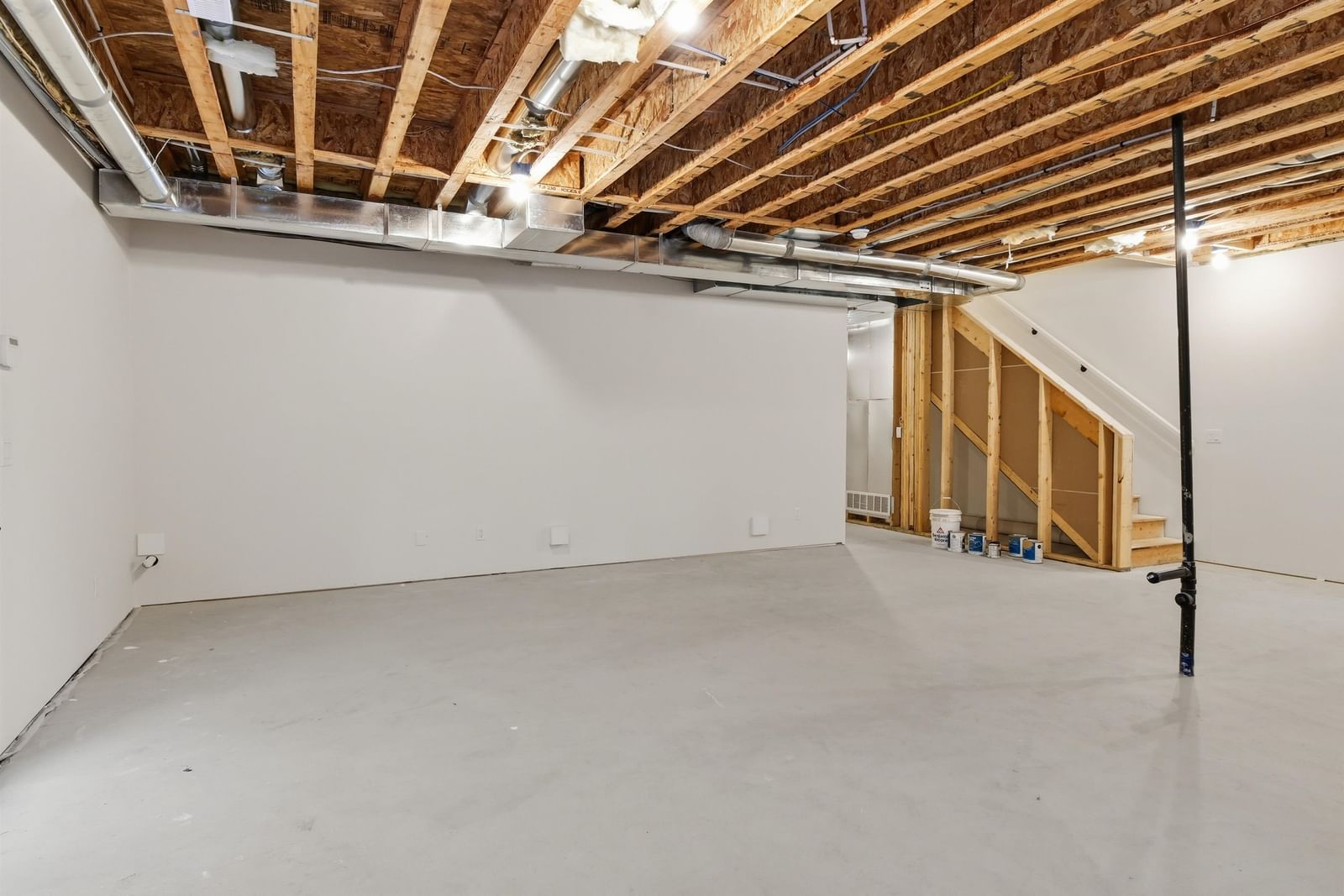 Listing Image 24