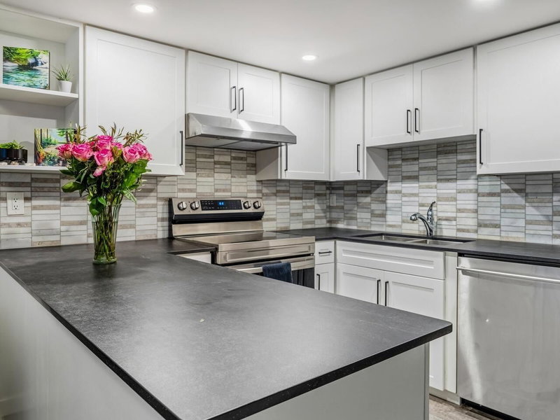 8616 Saffron Place, Burnaby, V5A 4H9 | Image 2