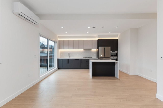 11 - 10233 No. 2 Road