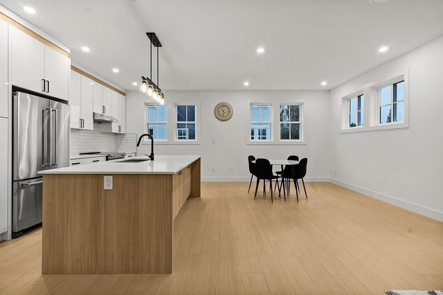 2 - 2360 Crescent Way