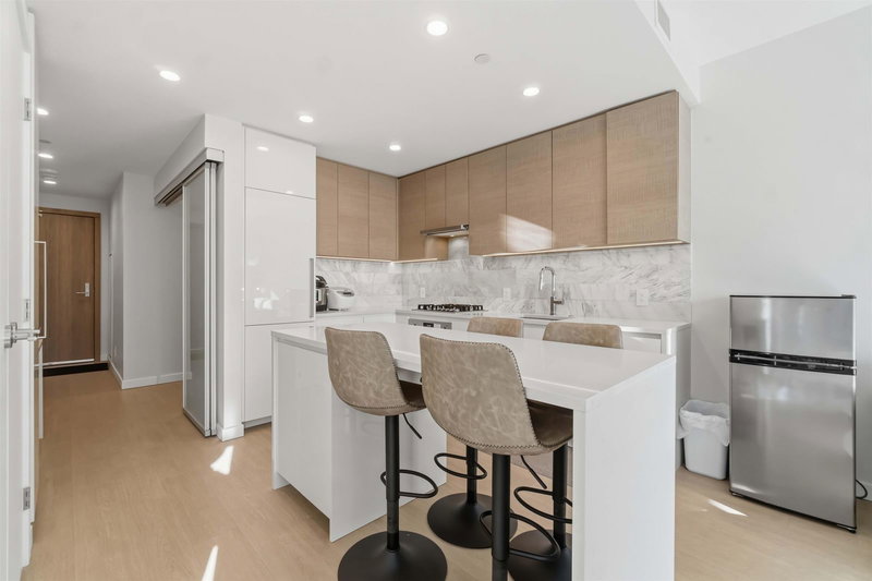 2108 Gilmore Avenue #2710, Burnaby, British Columbia