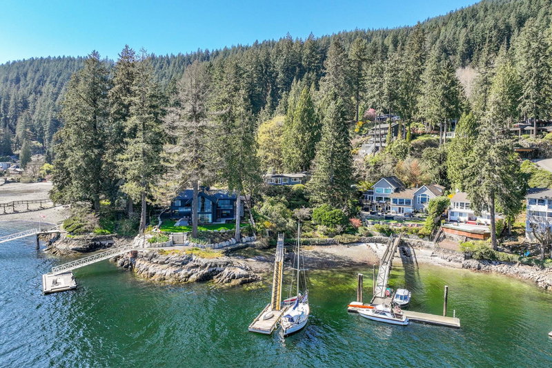 5457 Indian River Drive, North Vancouver, V7G 2T7 | Image 2