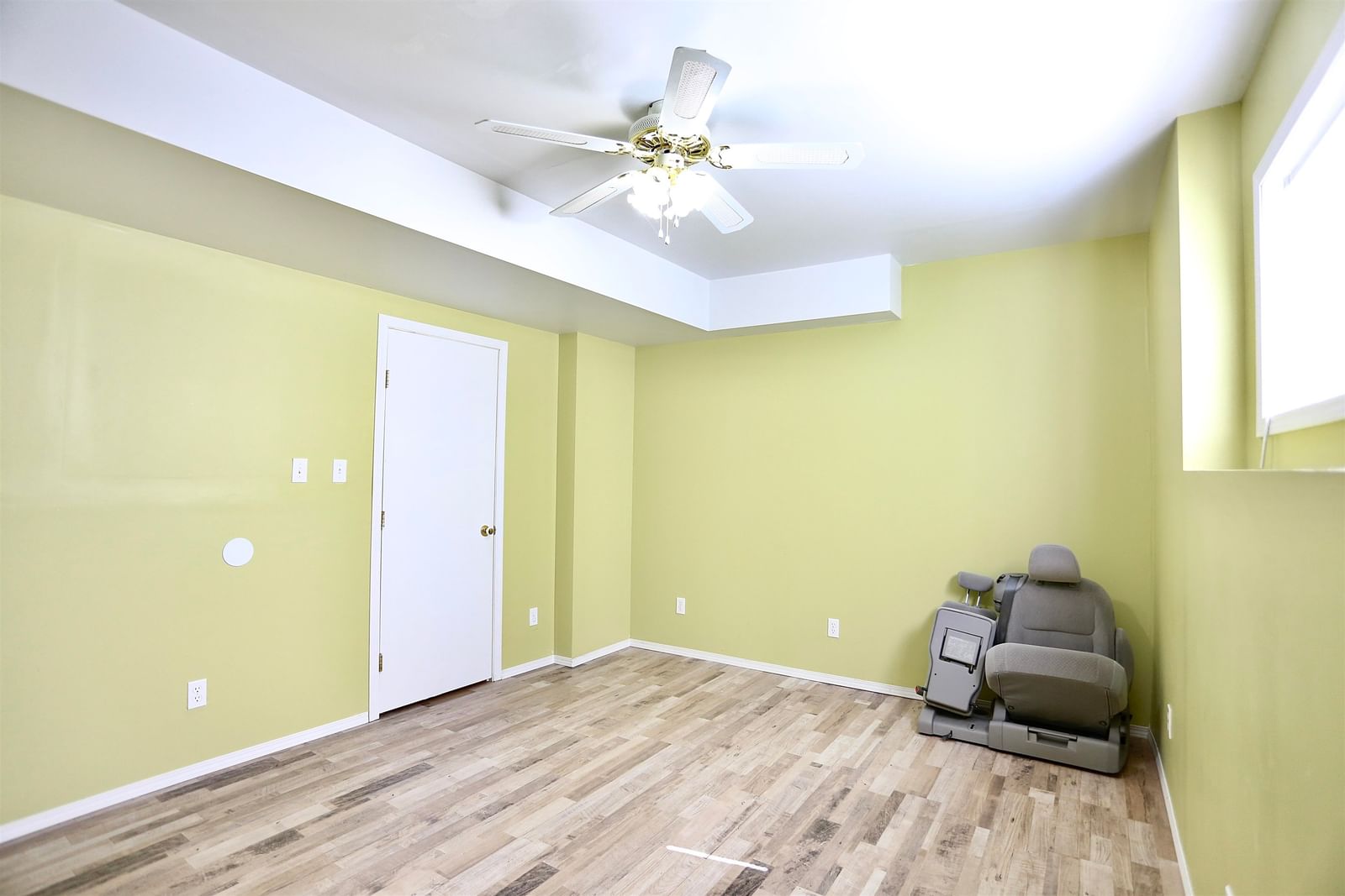 Listing Image 18