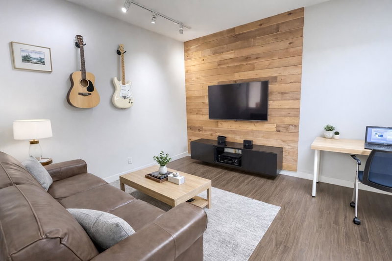 103 - 41105 Tantalus Road