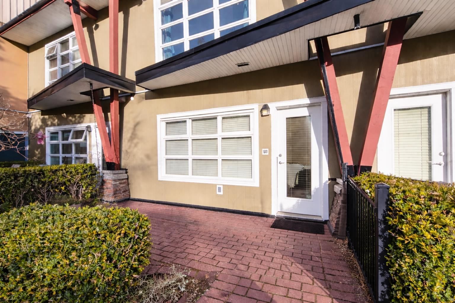 Listing Image 11