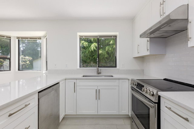 16271 Northglen Place