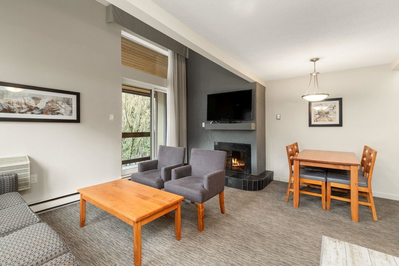 310 - 4420 Sundial Place, Whistler, V8E 1G6 | Image 3
