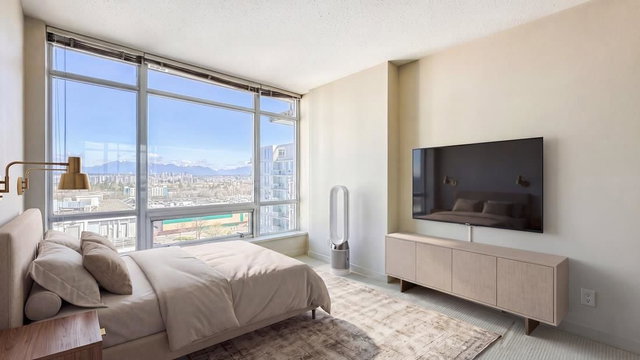 1701 - 8288 Lansdowne Road