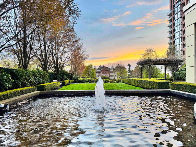 303 - 6833 Station Hill Drive, Burnaby, V3N 5E1 | Image 2