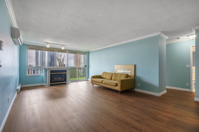 1203 - 545 Austin Avenue