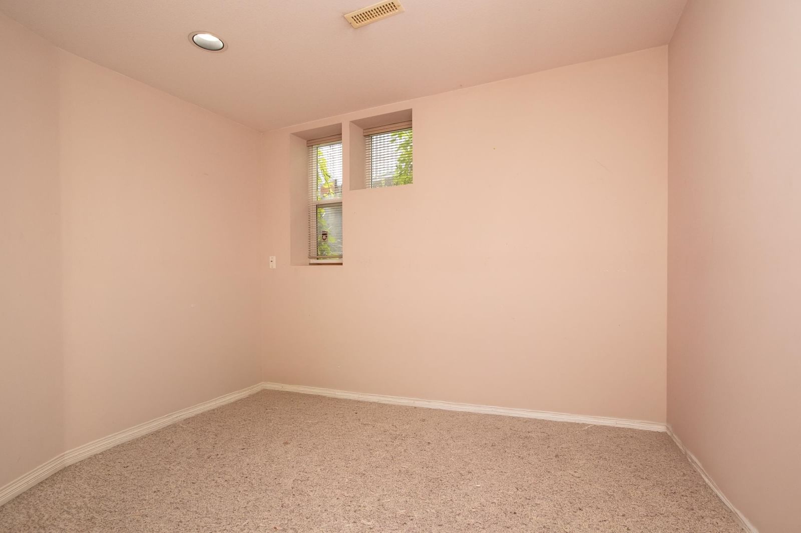 Listing Image 30