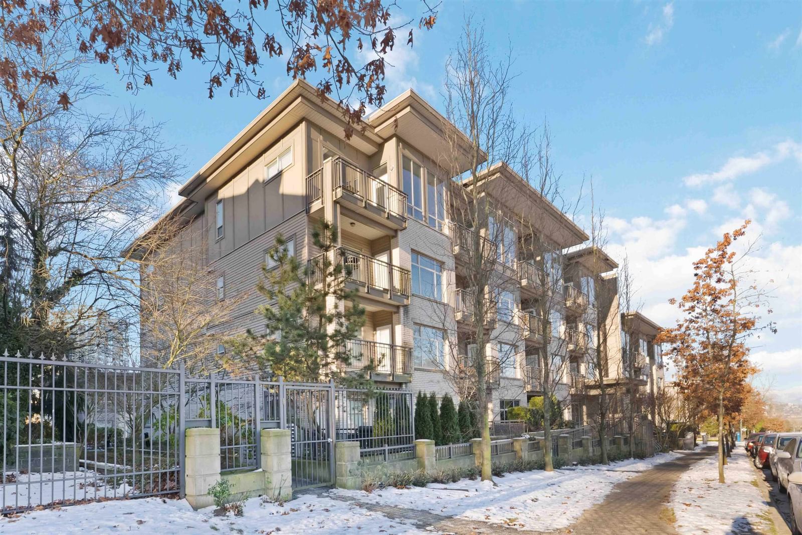 Listing Image 5