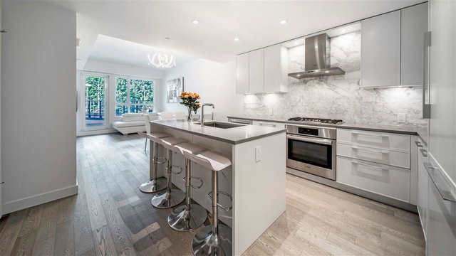 307 - 3220 Connaught Crescent