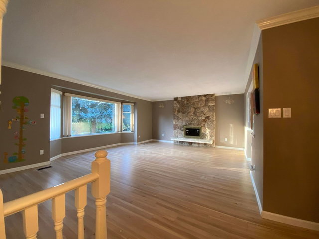 Upper - 6368 Buckingham Drive