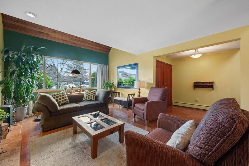 8131 Corless Place, Richmond, V7C 4X4 | Image 2