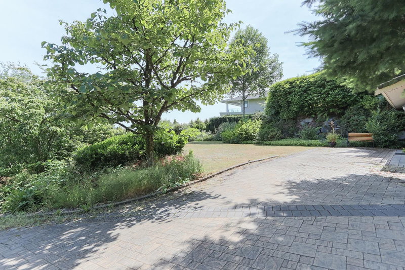 545 Thetford Place, West Vancouver, V7S 1R8 | Image 2