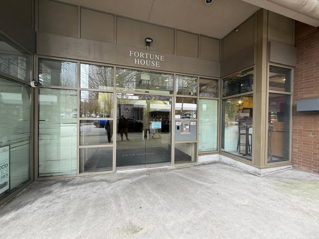 808 - 1010 Howe Street