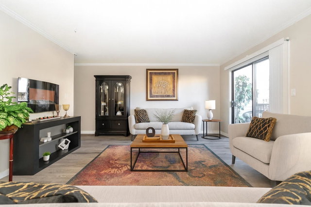 107 - 9417 Nowell Street