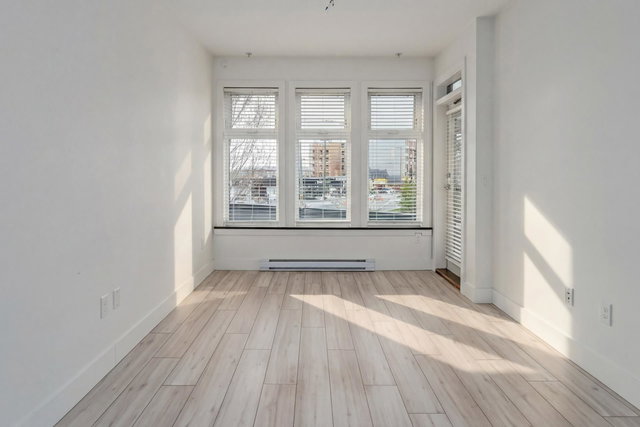 212 - 20058 Fraser Highway