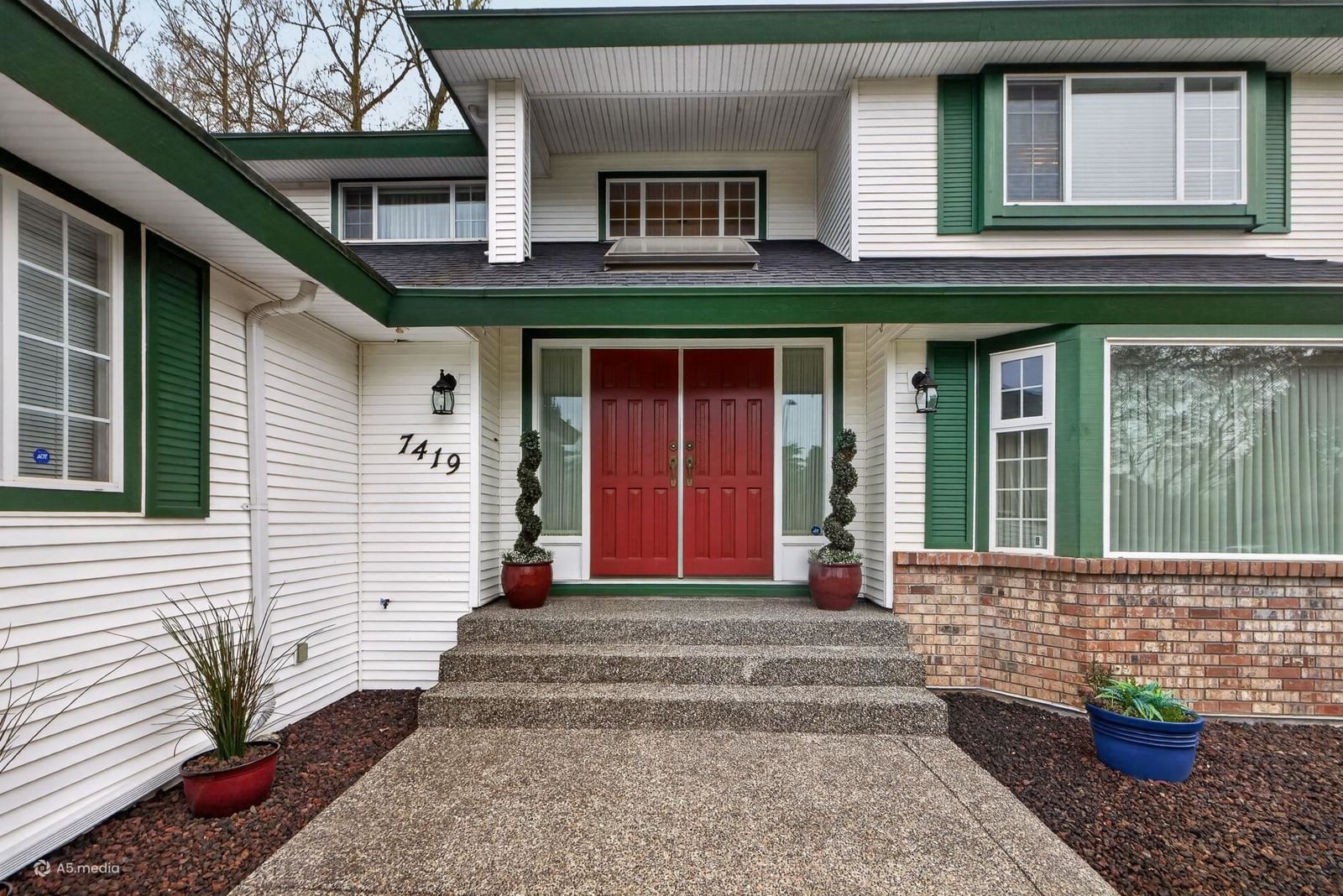 Listing Image 5