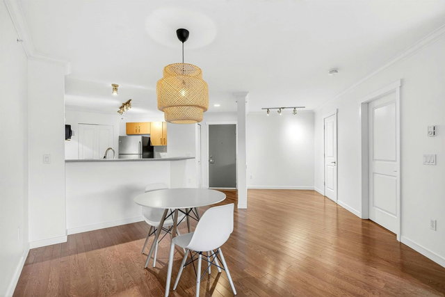 4xx - 300 Klahanie Drive