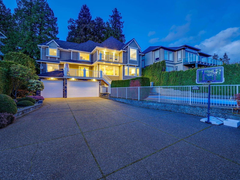 13518 Marine Drive, Surrey, British Columbia