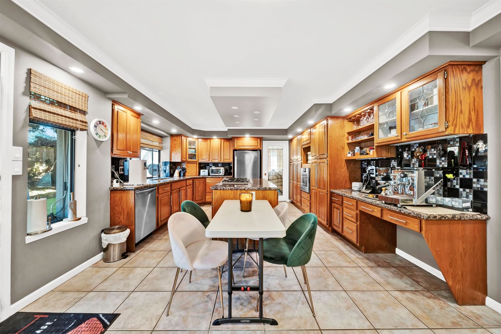 Listing Image 5