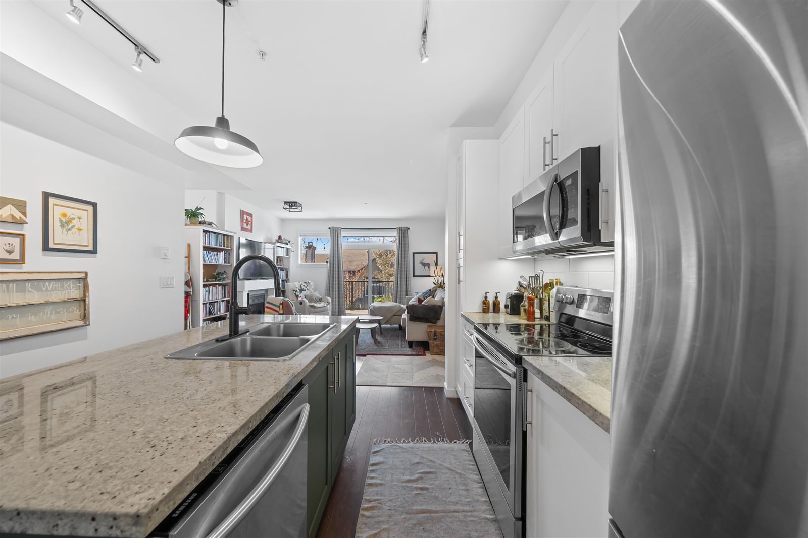 Listing Image 14