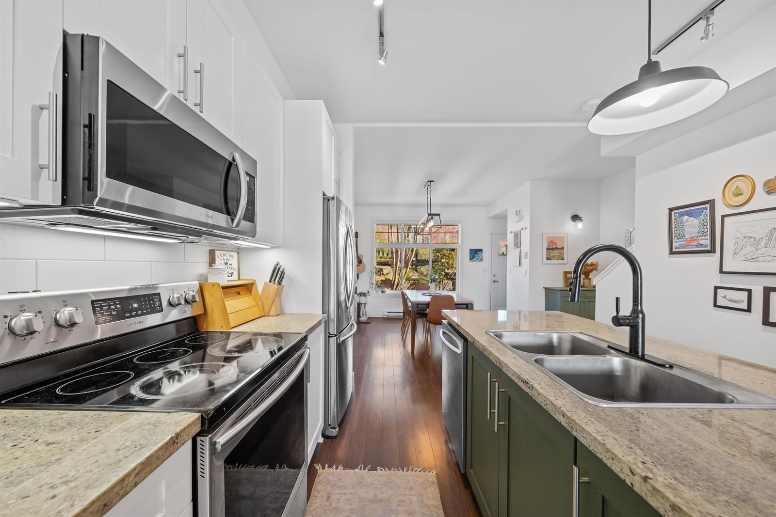 Listing Image 15