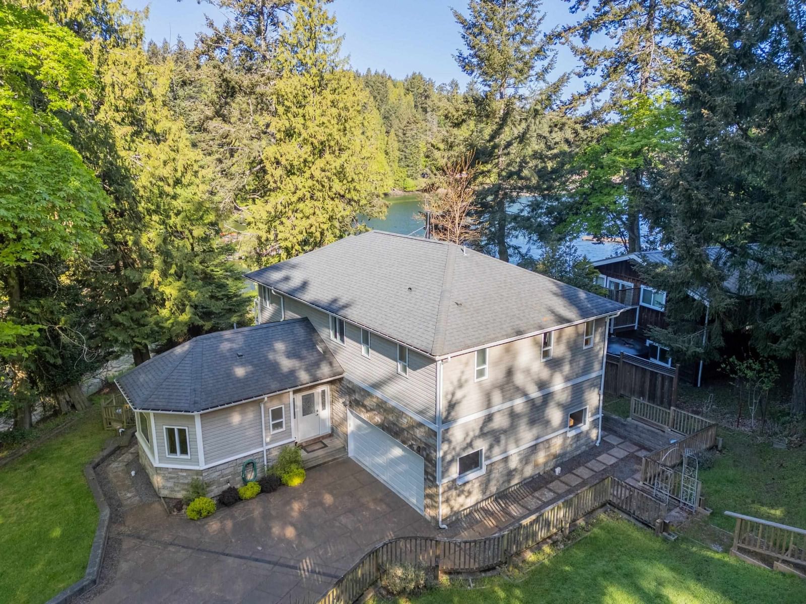 Listing Image 4