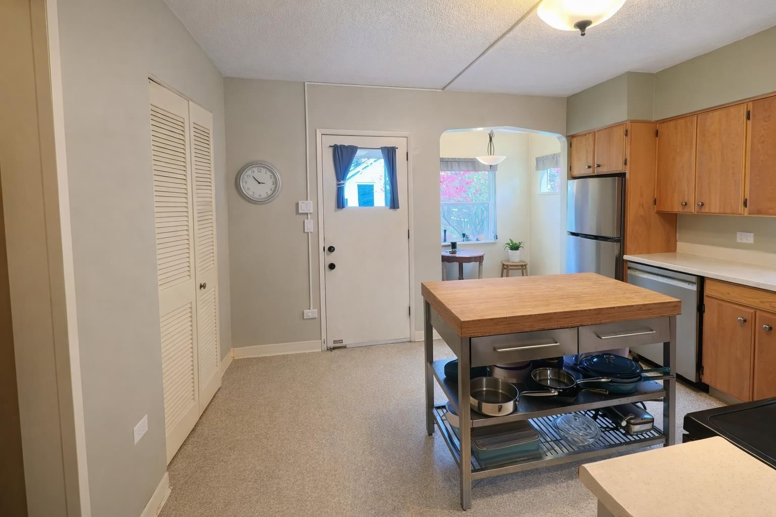 Listing Image 7