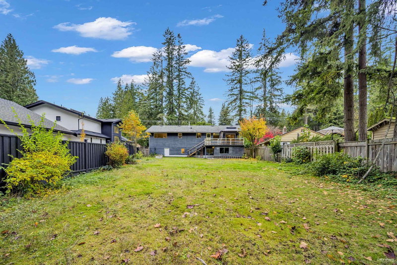 4578 Capilano Road, North Vancouver, V7R 4K3 | Image 2