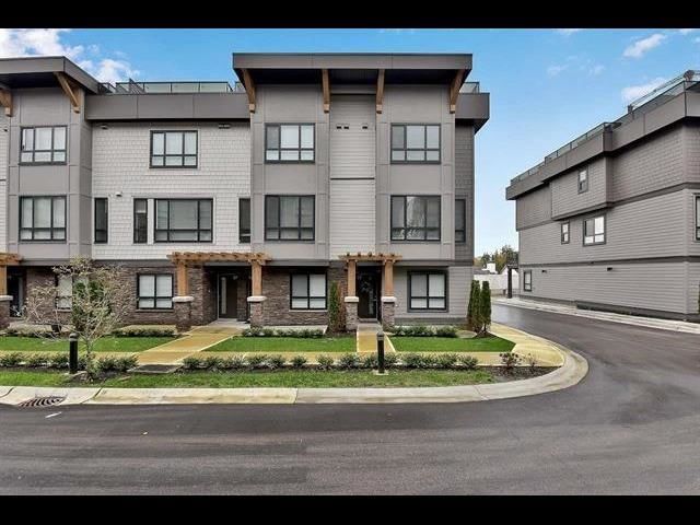 12 - 19670 55a Avenue, Langley, V3A 3X2 | Image 2