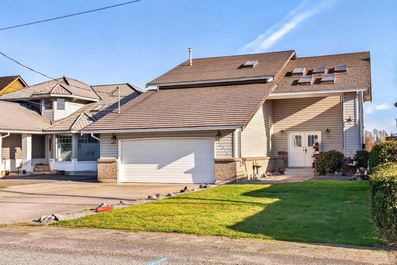 20346 Wharf Street, Maple Ridge, V2X 1Z3 | Image 2