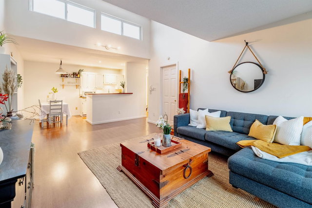 319 - 206 15th Street E