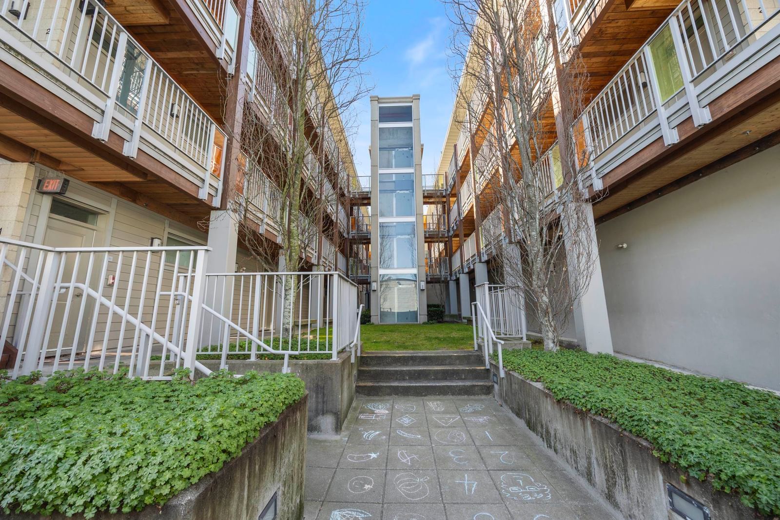Listing Image 6