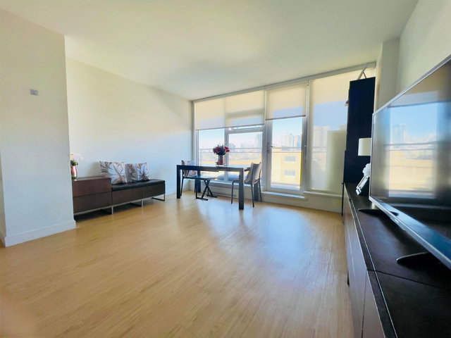 802 - 188 Keefer Street