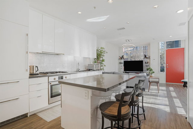 21 - 7338 Gollner Avenue