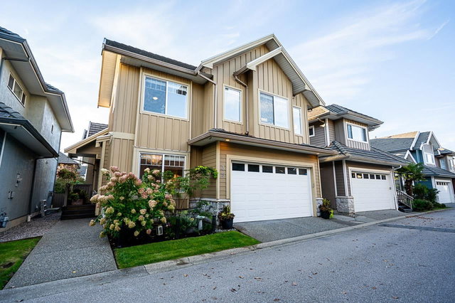 35 - 3363 Rosemary Heights Crescent