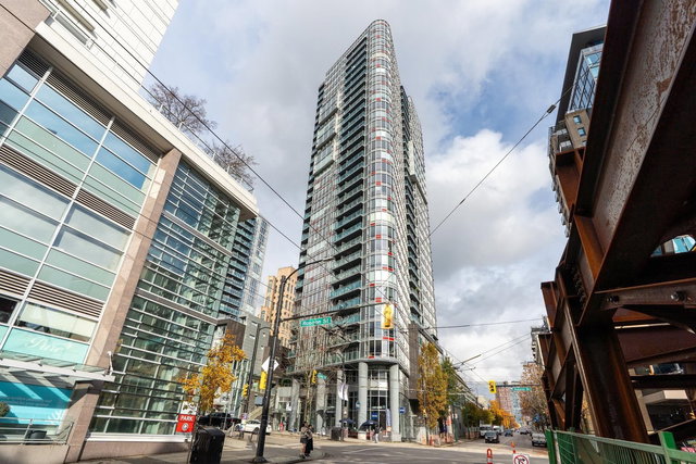 2210 - 233 Robson Street
