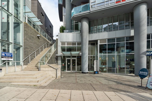 2210 - 233 Robson Street