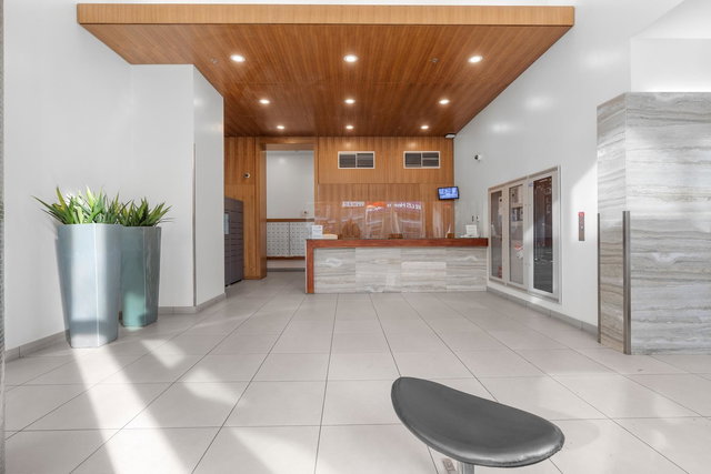 2210 - 233 Robson Street