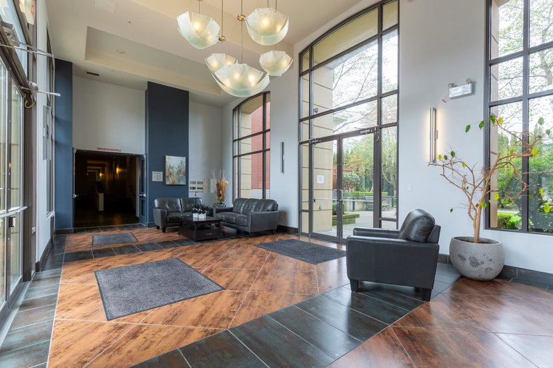 404 - 2970 King George Boulevard, Surrey, V4P 0E6 | Image 2