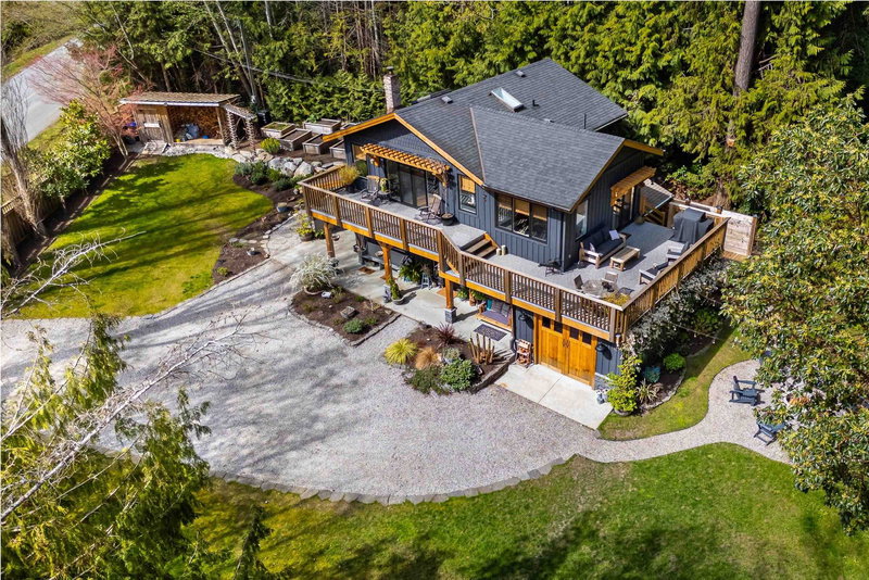 5522 Wakefield Road, Sechelt, British Columbia