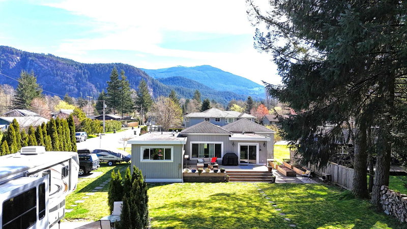 1110 Laramee Road, Squamish, V0N 1H0 | Image 3