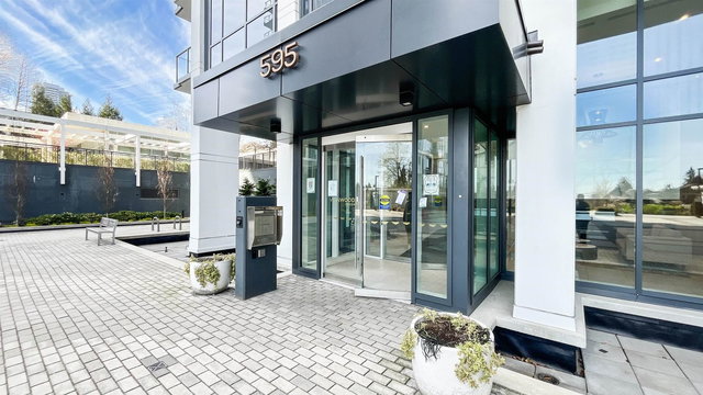 703 - 595 Austin Avenue