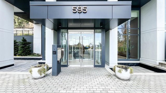 703 - 595 Austin Avenue