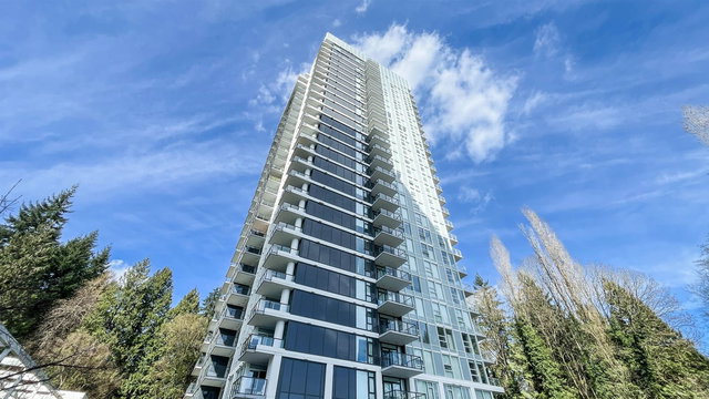 703 - 595 Austin Avenue